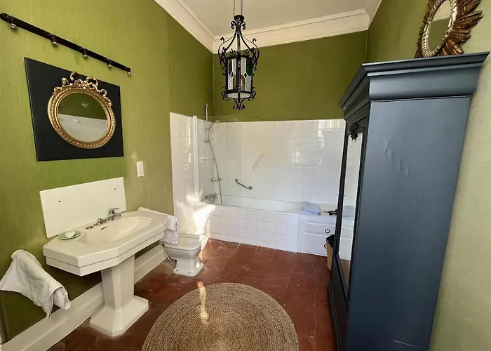 Historic Manor With Pool In Quercy Caussade