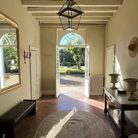 Casa de Férias Historic Manor With Pool In Quercy