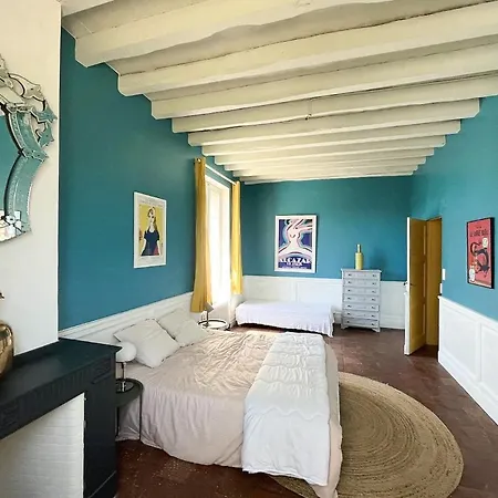 Casa de Férias Historic Manor With Pool In Quercy *