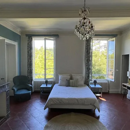 Historic Manor With Pool In Quercy Caussade