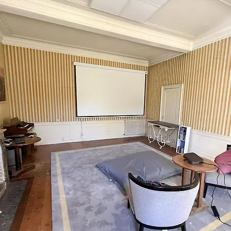 Historic Manor With Pool In Quercy