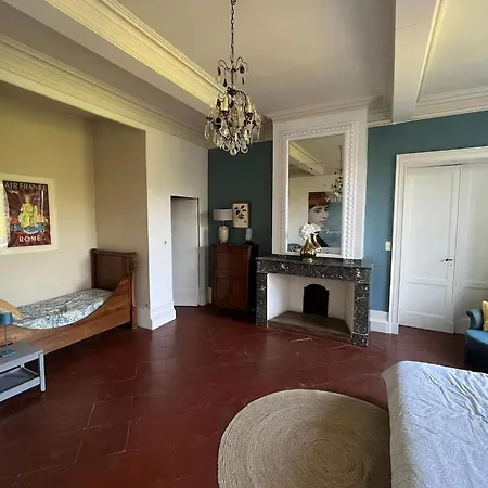 Historic Manor With Pool In Quercy Caussade