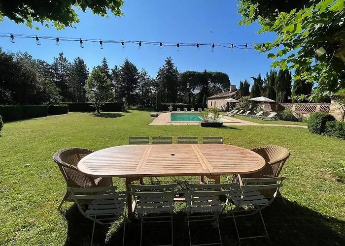 Historic Manor With Pool In Quercy *